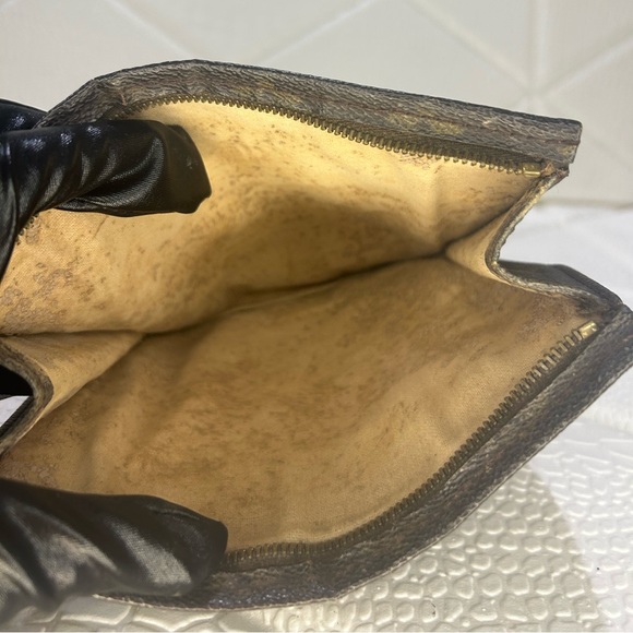 ONE DAY SALE Louis Vuitton Monogram Toiletry cosmetic Pouch Bag 19, DISCONTINUED - Picture 11 of 11